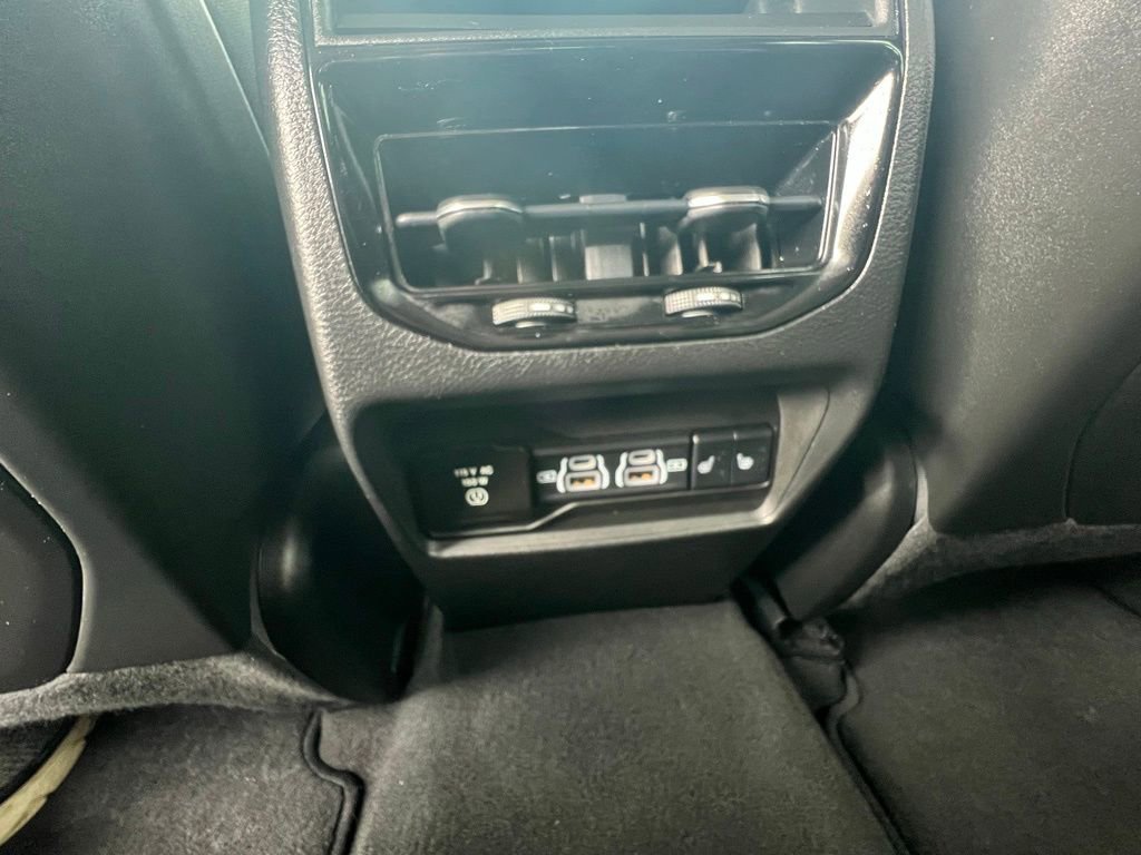 Used 2022 Jeep Grand Cherokee Limited image 18