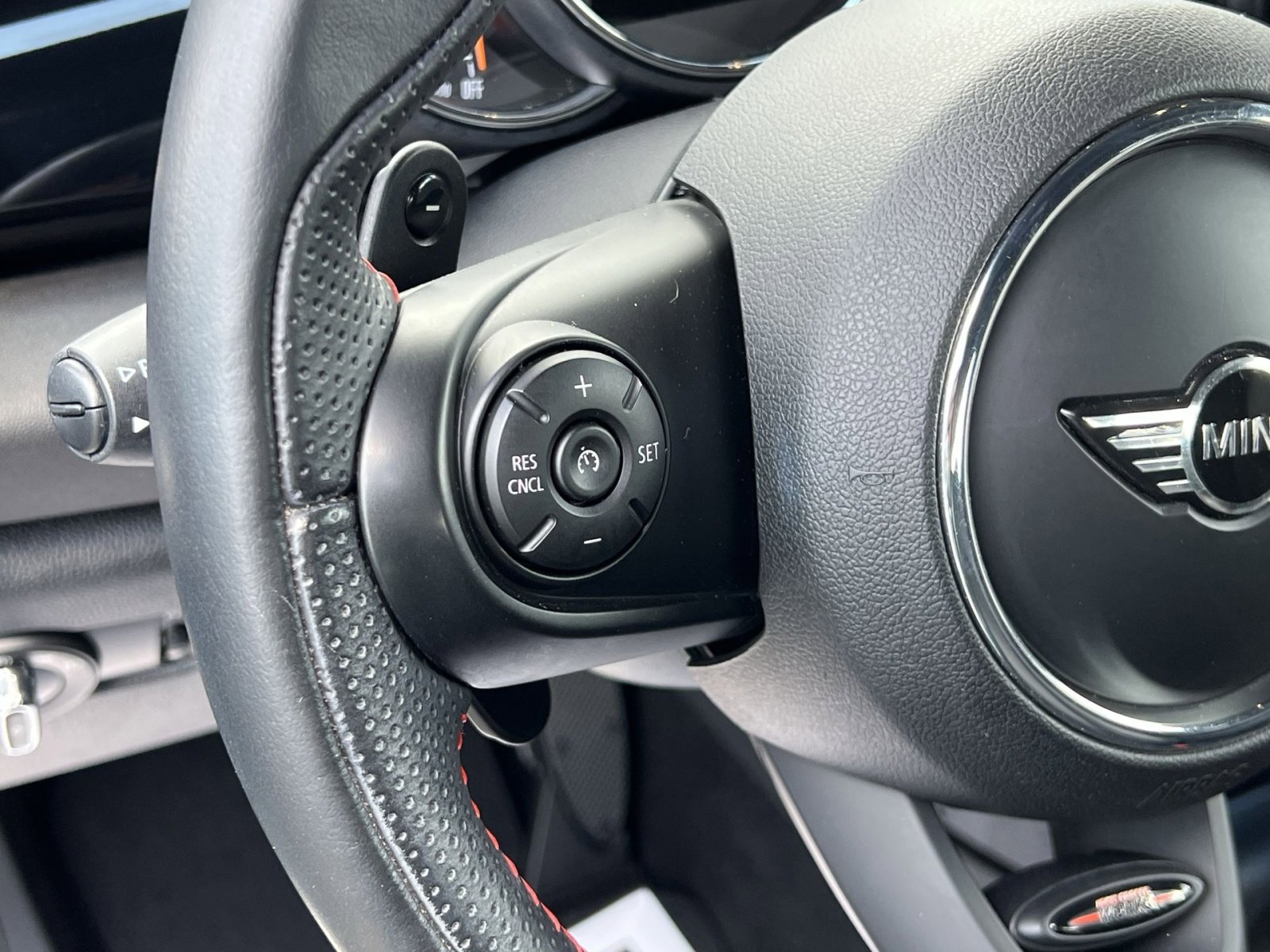 Used 2019 MINI Cooper S image 30