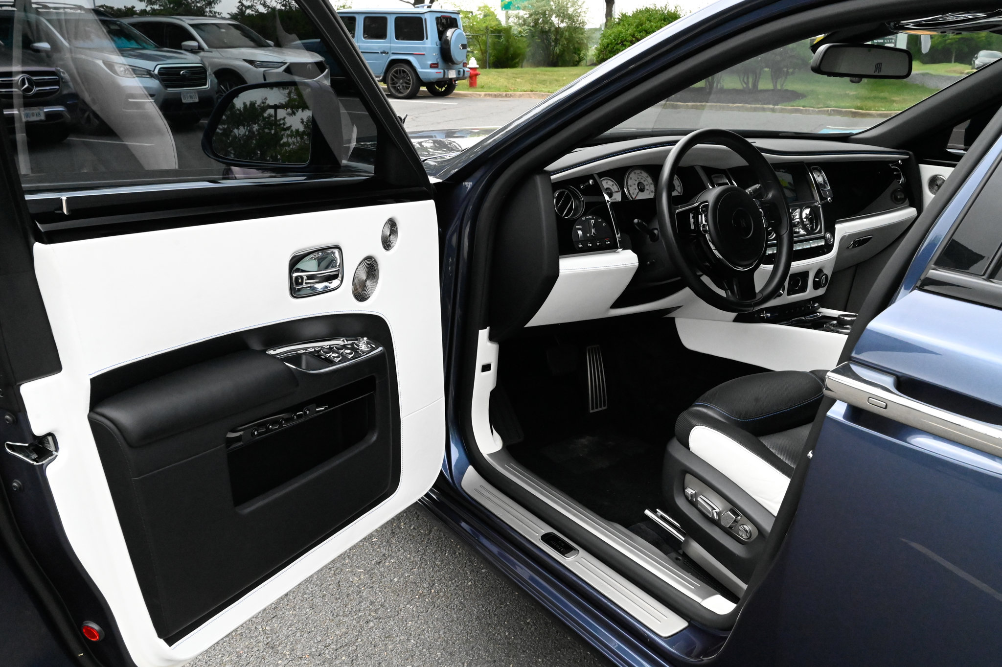 Used 2018 Rolls-Royce Ghost RWD image 15