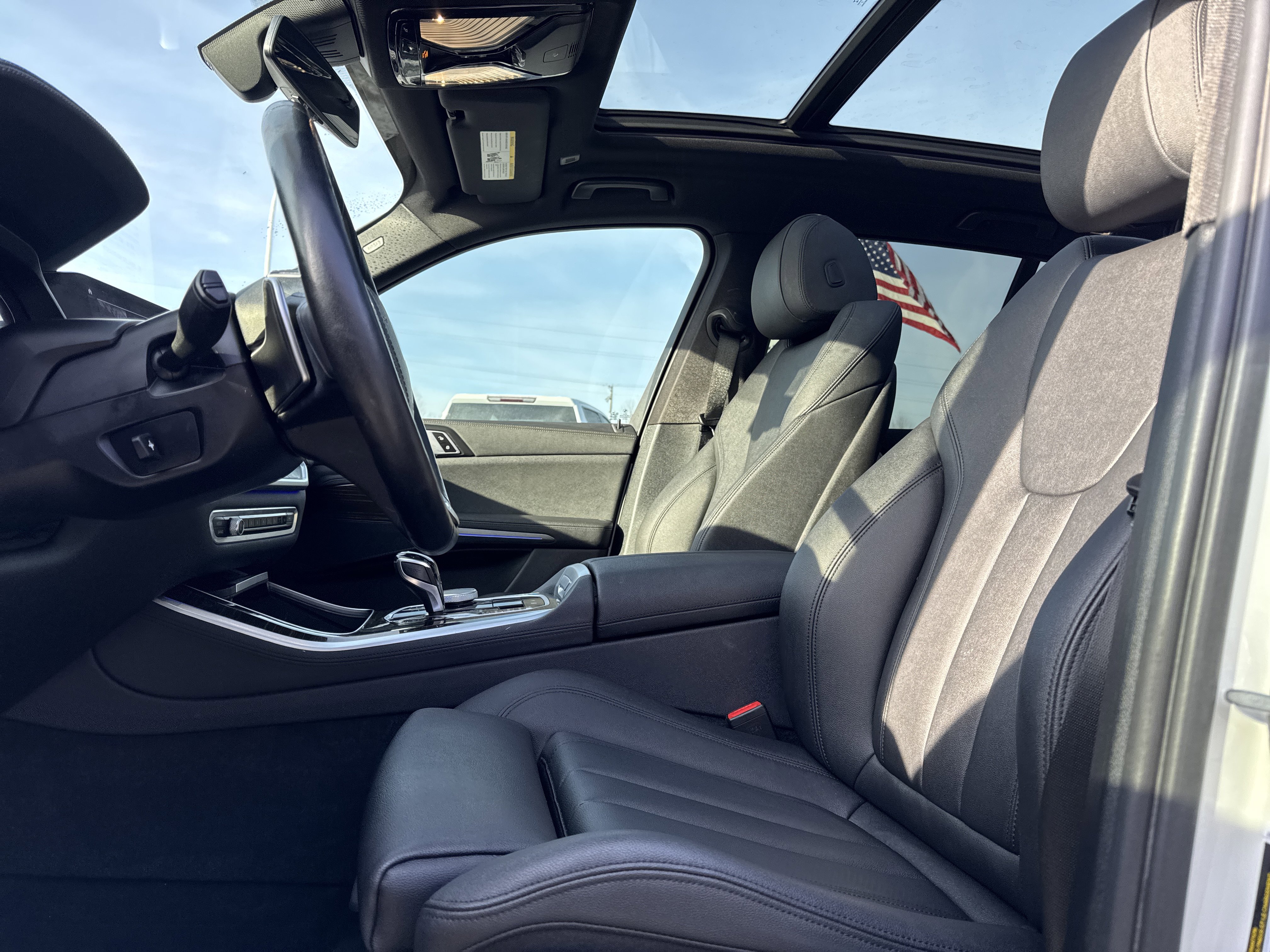 Used 2020 BMW X5 xDrive40i w/ Premium Package AWD/4WD image 16