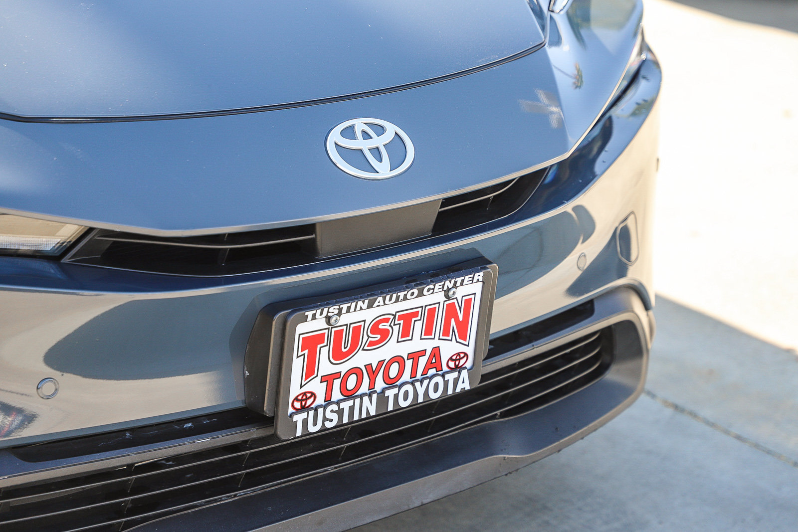 Certified 2024 Toyota Prius LE FWD image 5