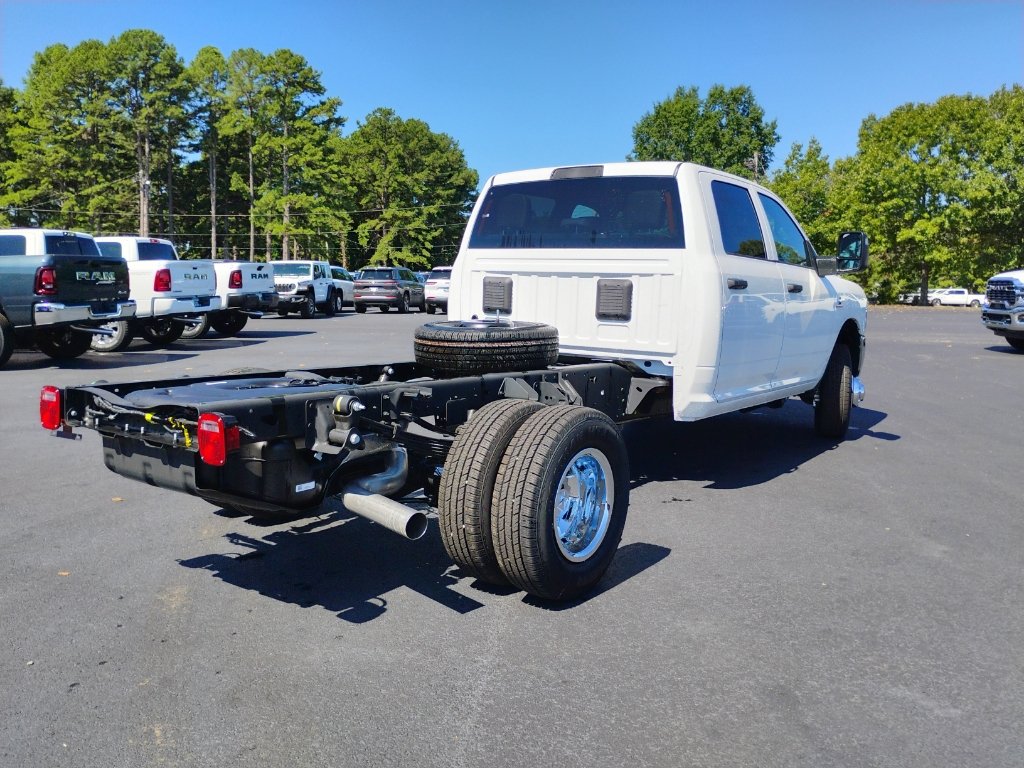 New 2027 RAM 3500 Tradesman w/ Chrome Appearance Group A AWD/4WD image 5