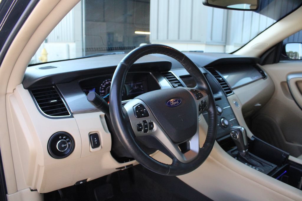 Used 2013 Ford Taurus SEL FWD image 2
