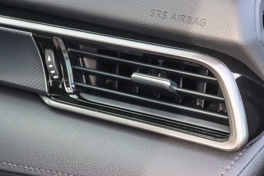 Used 2023 Toyota Camry LE image 32