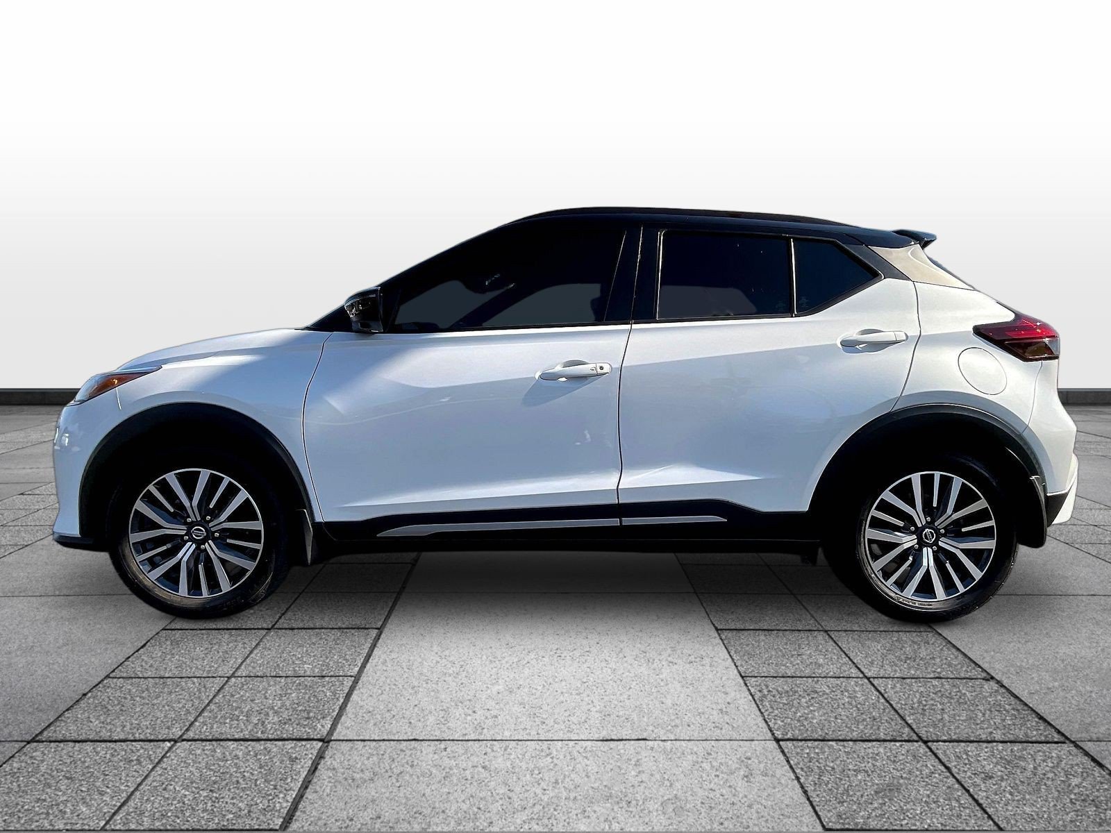 Certified 2021 Nissan Kicks SR w/ SR Premium Package FWD image 8