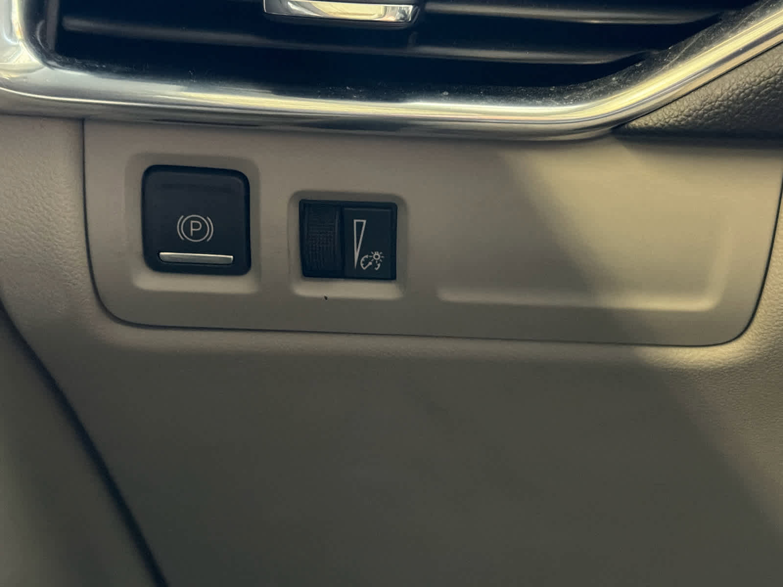 Used 2021 Cadillac XT4 Premium Luxury FWD image 44