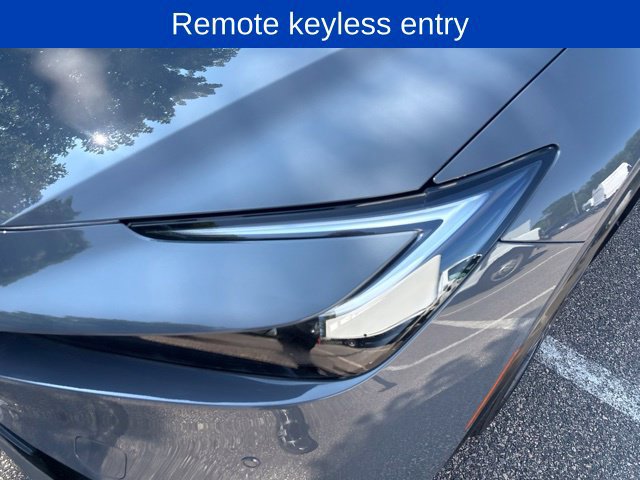 Used 2024 Toyota Prius XLE AWD/4WD image 7
