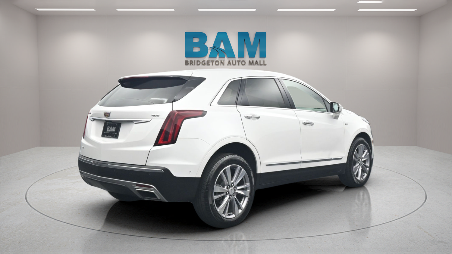 Used 2024 Cadillac XT5 Premium Luxury w/ Technology Package AWD/4WD image 6