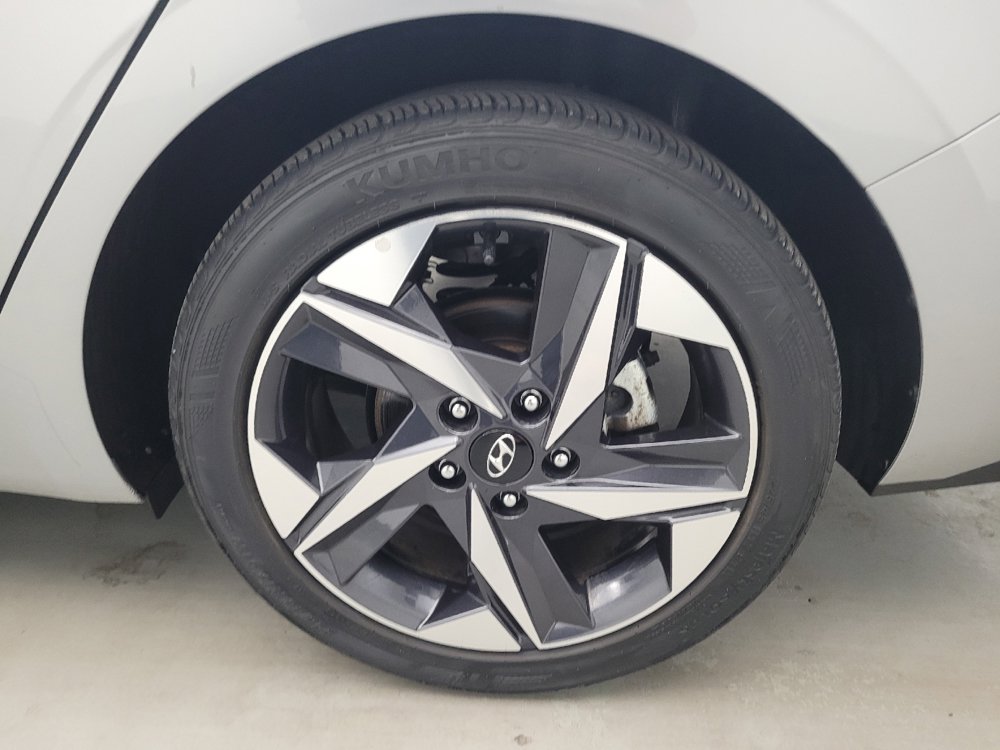 Used 2023 Hyundai Elantra SEL w/ Convenience Package FWD image 31