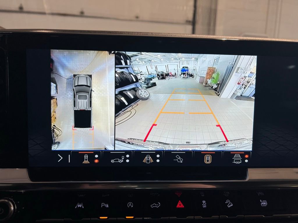 Used 2024 GMC Sierra 1500 SLT w/ SLT Premium Plus Package AWD/4WD image 20