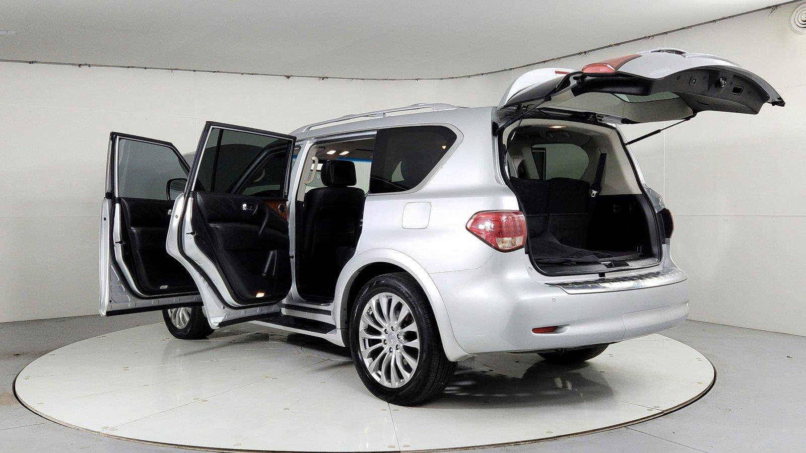 Used 2016 INFINITI QX80 4WD w/ Deluxe Technology Package image 11
