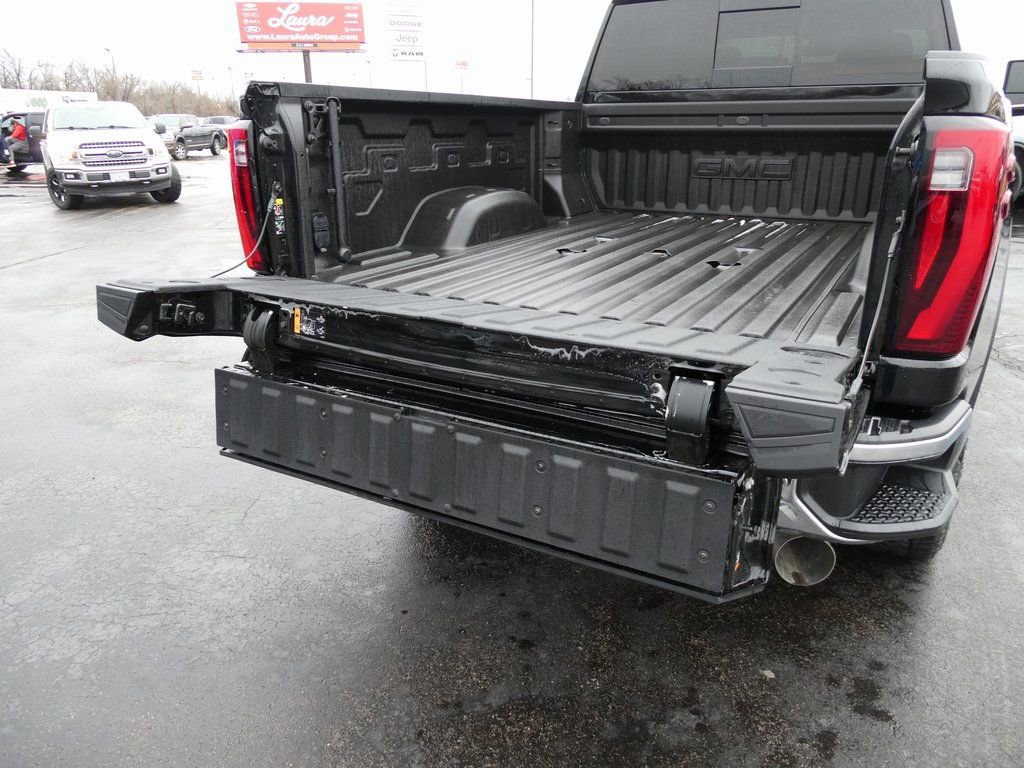 Certified 2025 GMC Sierra 2500 SLT w/ SLT Premium Package image 9