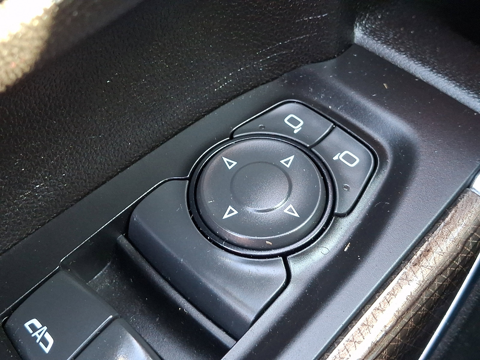 Used 2024 Chevrolet Silverado 2500 LT AWD/4WD image 28