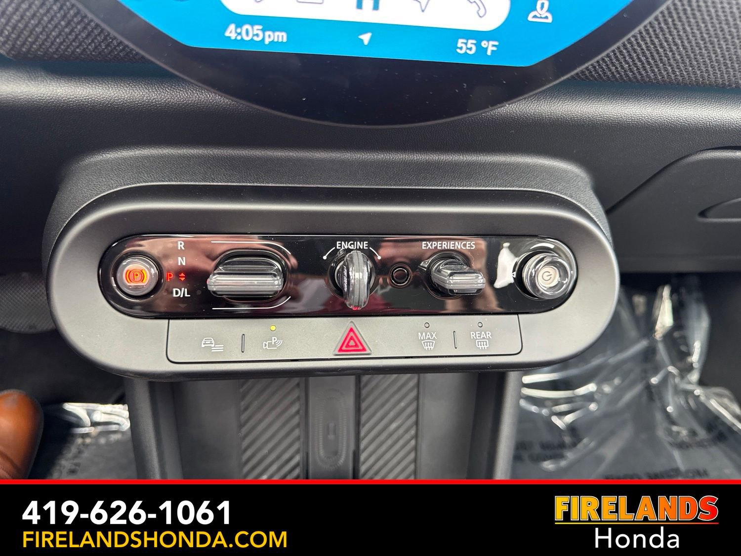 Used 2025 MINI Cooper 2-Door Hardtop FWD image 21