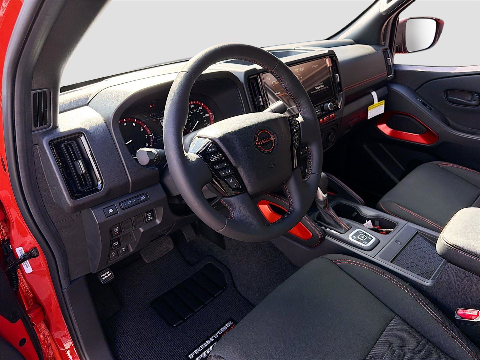 New 2026 Nissan Frontier PRO-4X w/ Pro-4x Convenience Package image 9