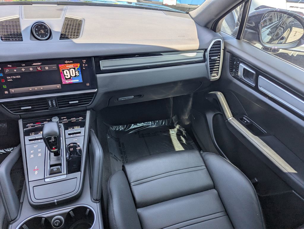 Used 2023 Porsche Cayenne Platinum Edition image 11