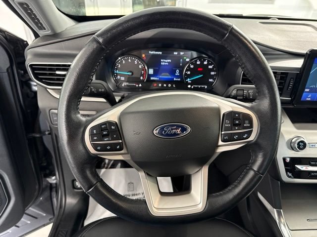 Used 2022 Ford Explorer XLT w/ Equipment Group 202A AWD/4WD image 30