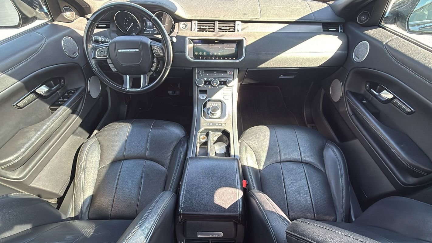 Used 2019 Land Rover Range Rover Evoque SE Premium image 19