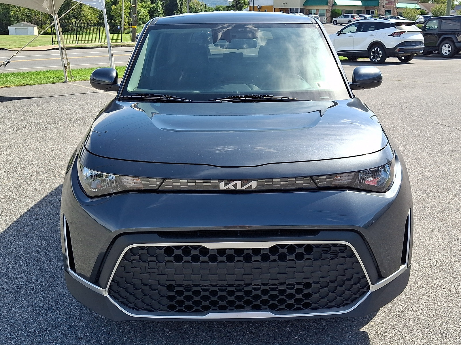 Used 2023 Kia Soul LX w/ LX Technology Package FWD image 2