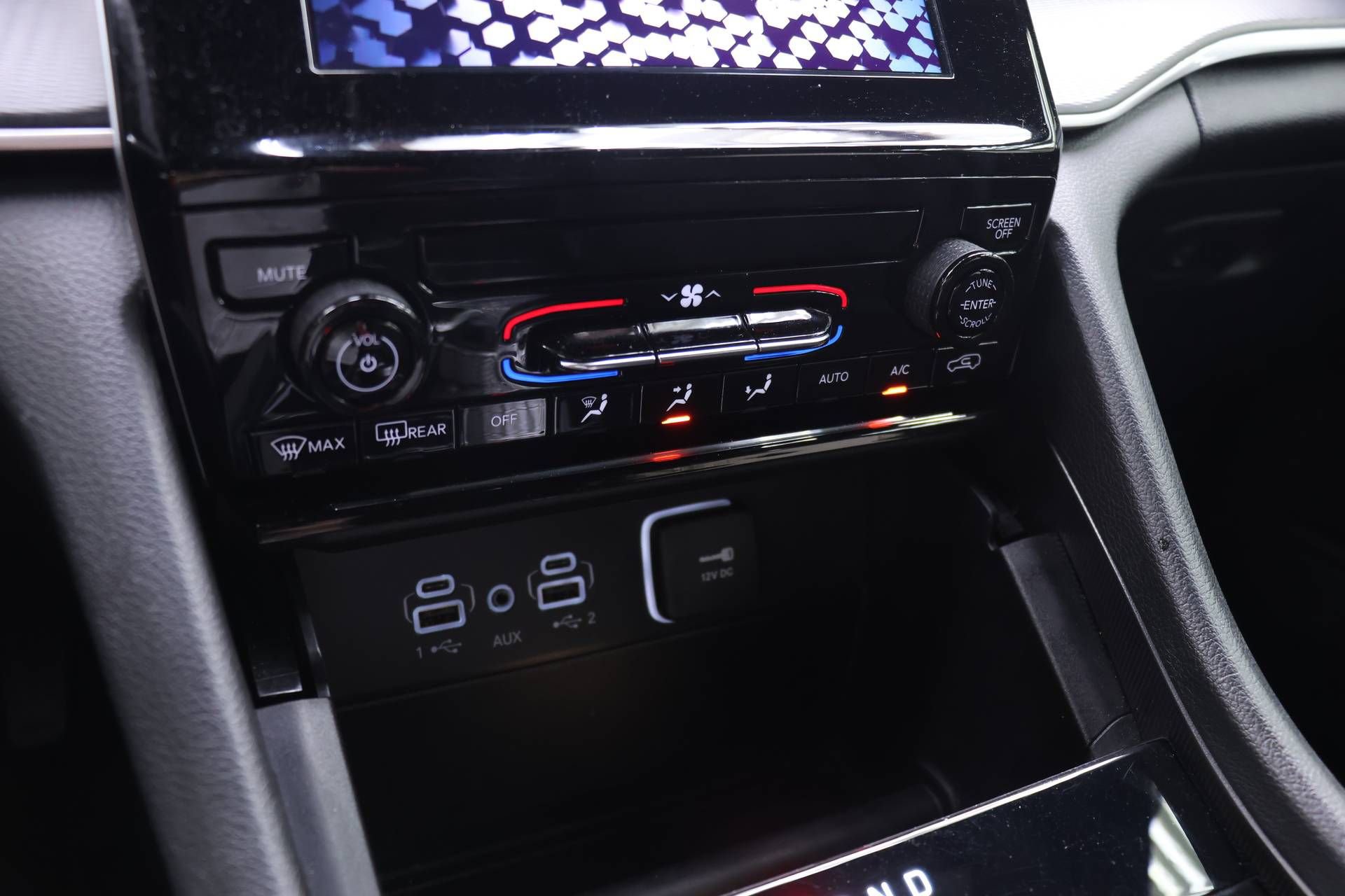 Used 2024 Jeep Grand Cherokee L Laredo w/ Trailer Tow Package image 6