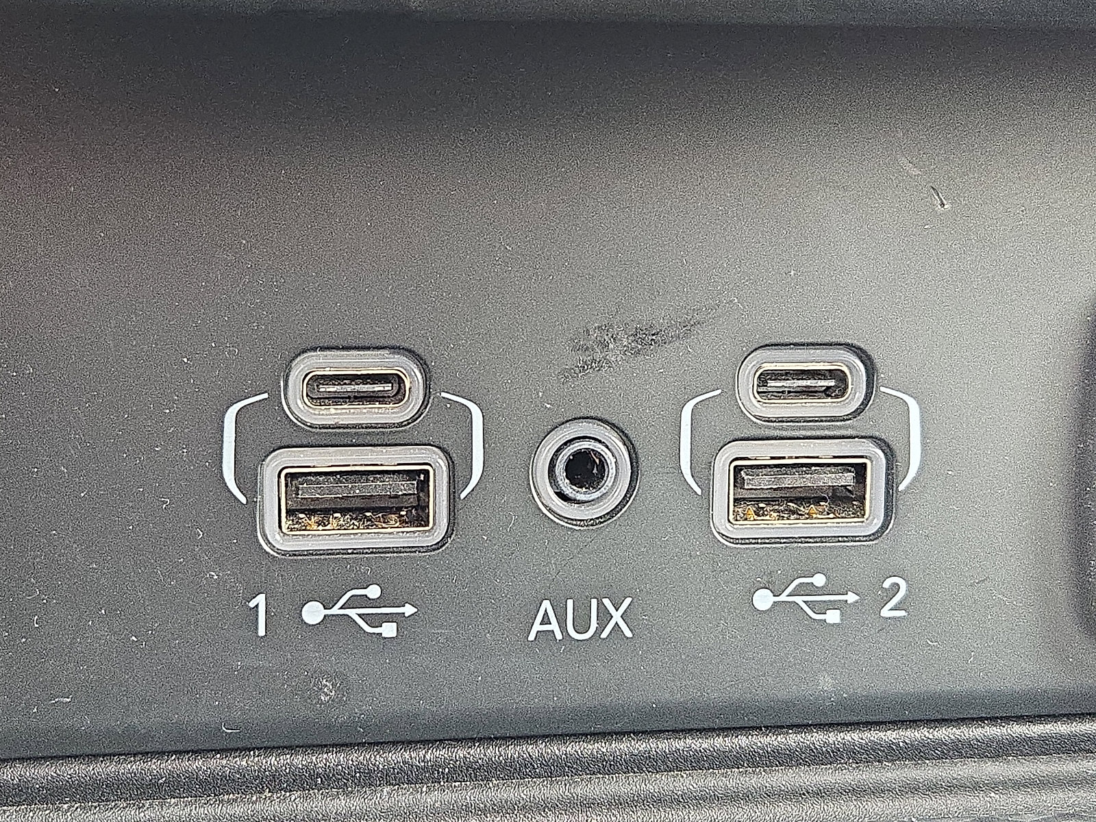 Used 2023 Jeep Grand Cherokee Altitude image 12