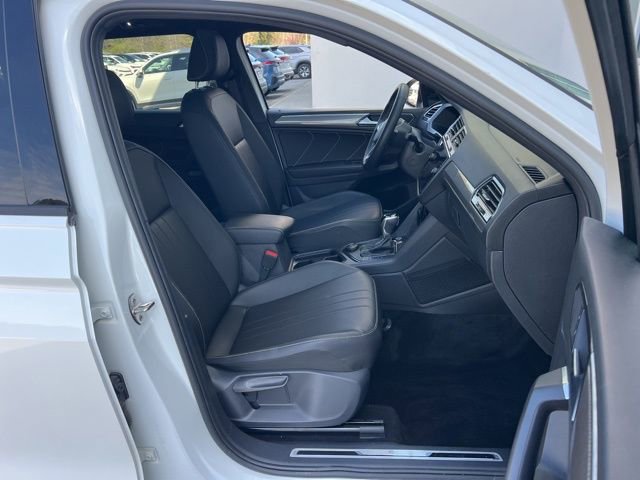Certified 2023 Volkswagen Tiguan SE R-Line image 38