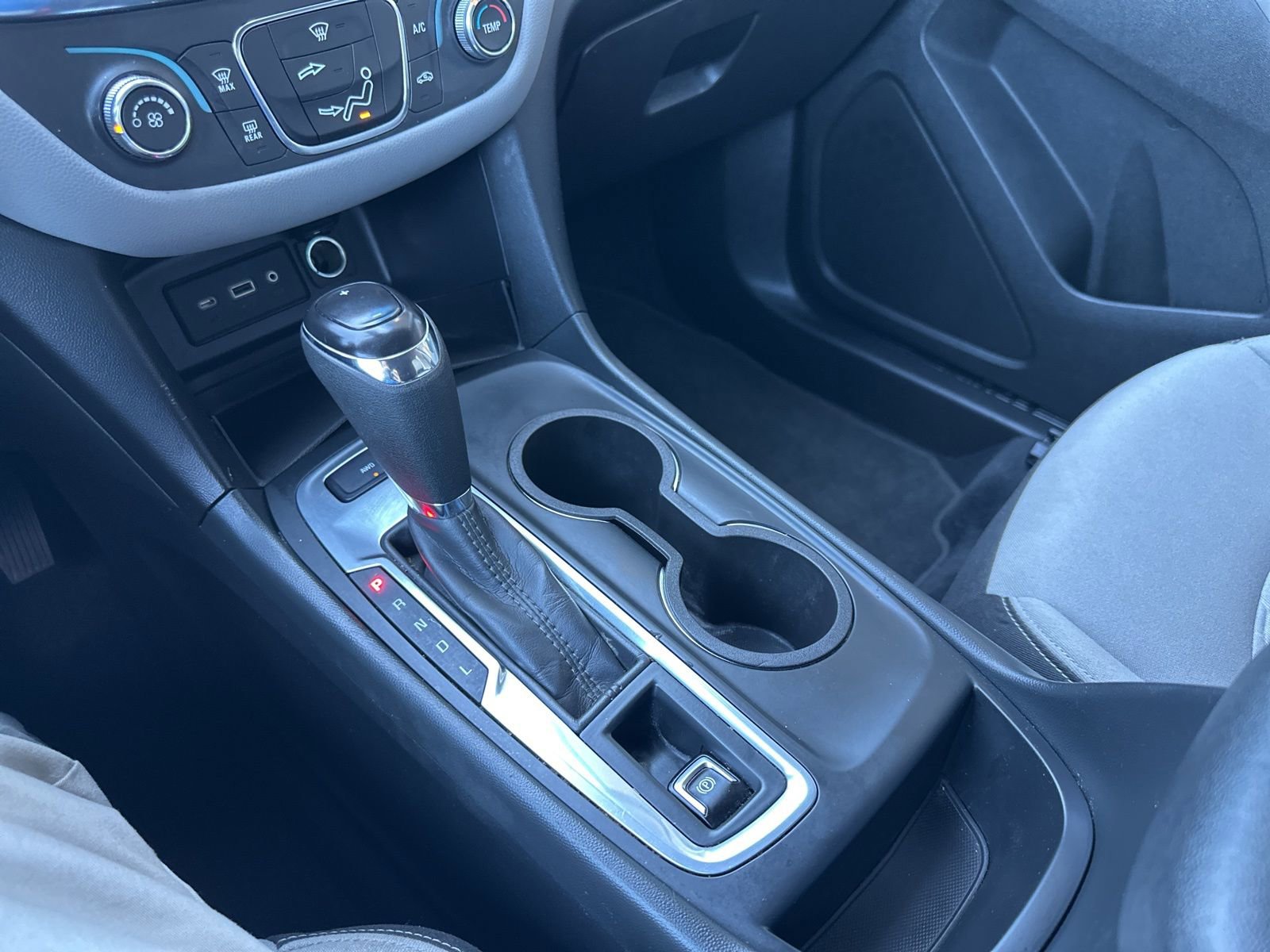 Used 2021 Chevrolet Equinox LS w/ LS Convenience Package image 26