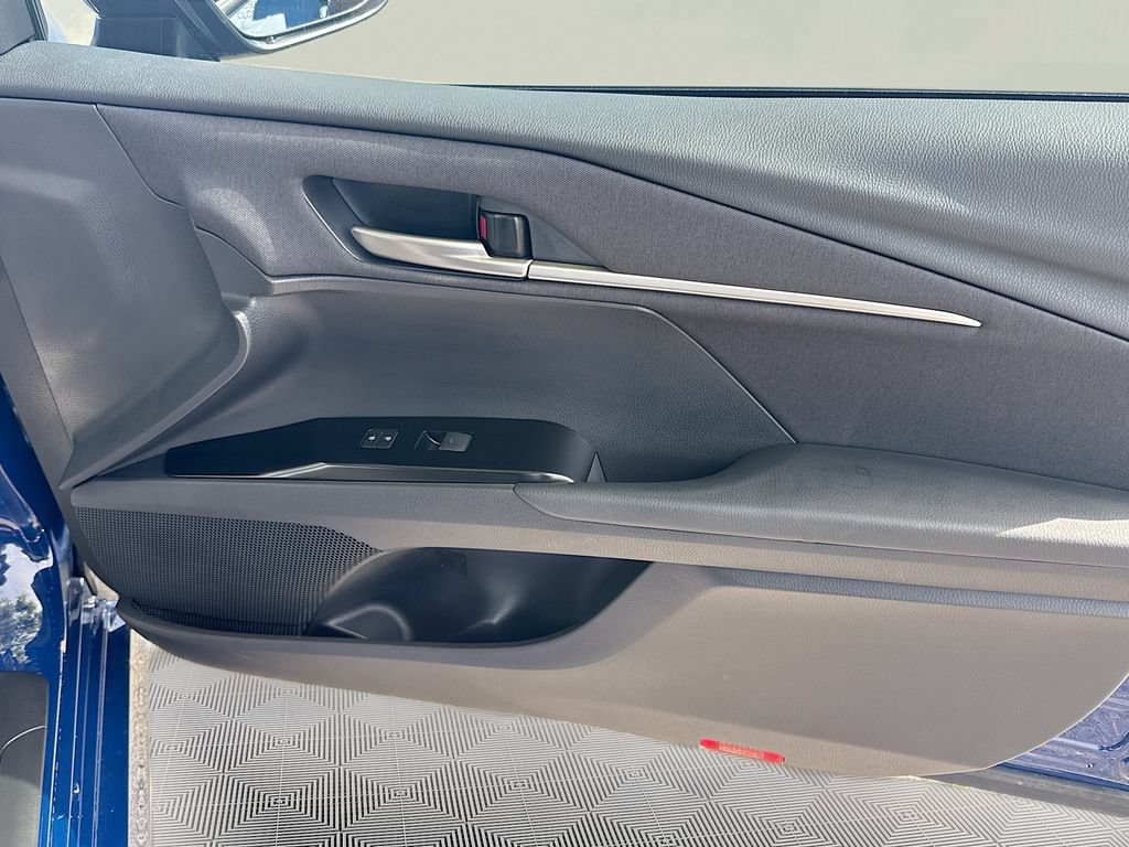 Used 2026 Toyota Camry LE FWD image 32
