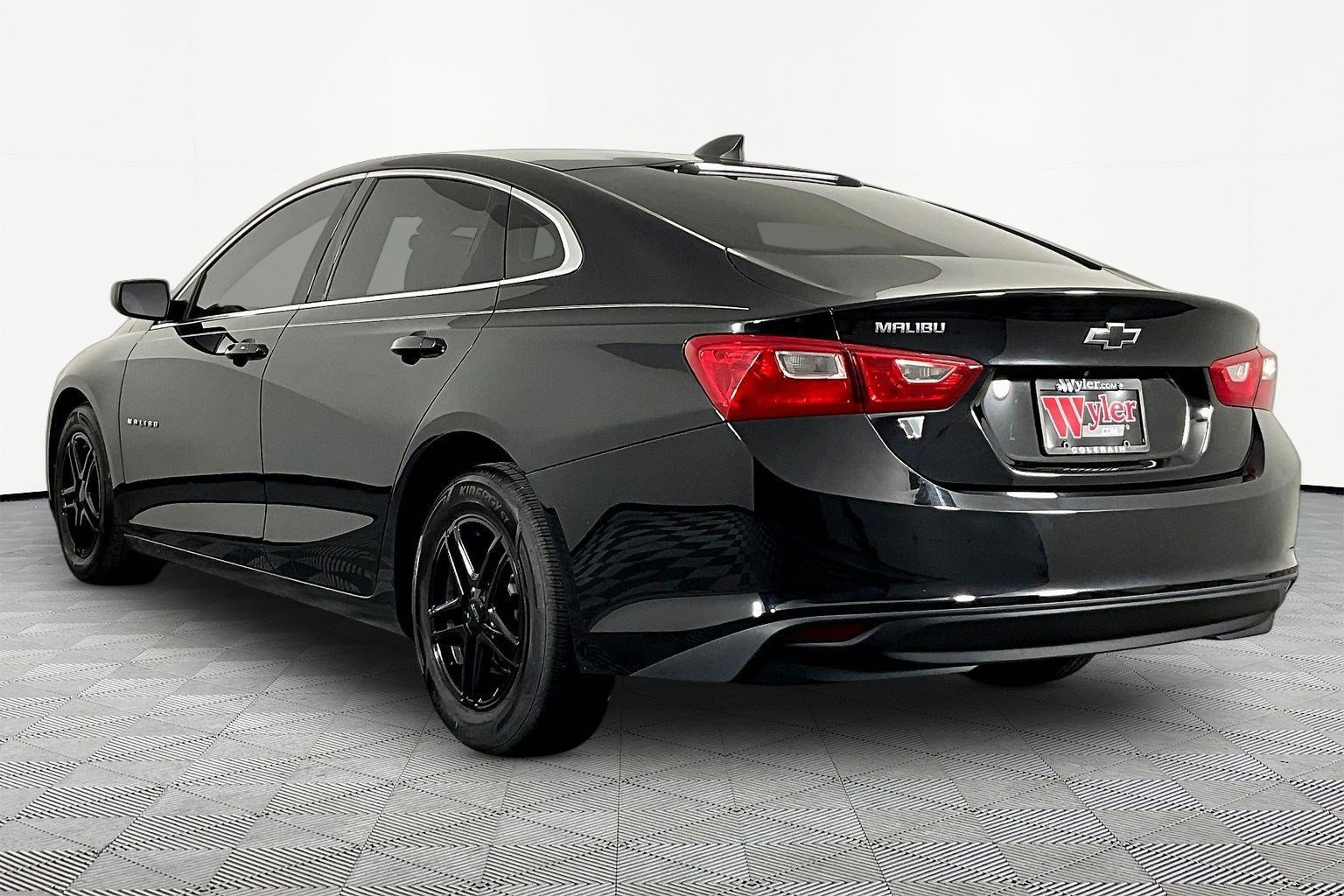 Used 2020 Chevrolet Malibu LS w/ LPO, Convenience Package 2 FWD image 4