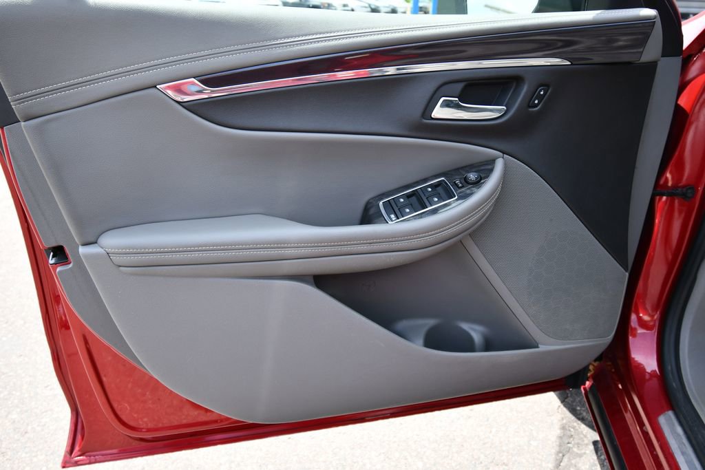 Used 2015 Chevrolet Impala LTZ FWD image 14