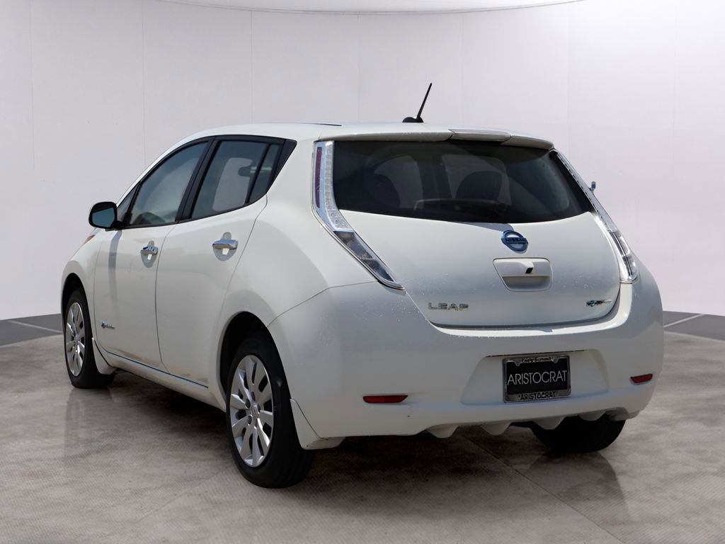 Used 2015 Nissan Leaf S FWD image 7