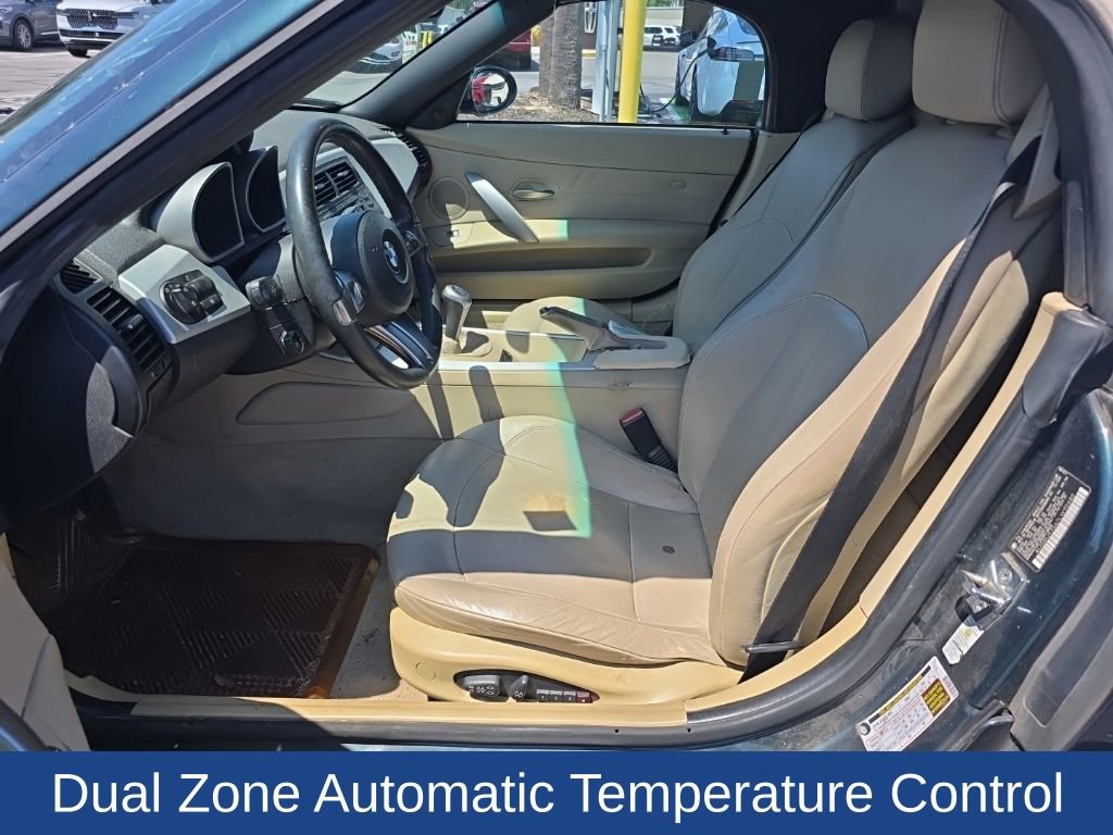 Used 2007 BMW Z4 3.0si image 6