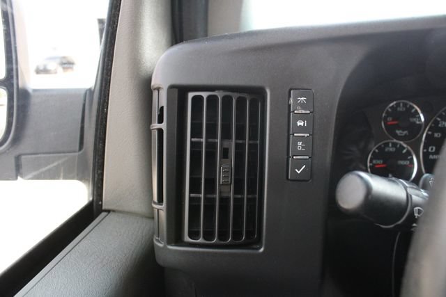 Used 2022 Chevrolet Express 2500 w/ Driver Convenience Package RWD image 6