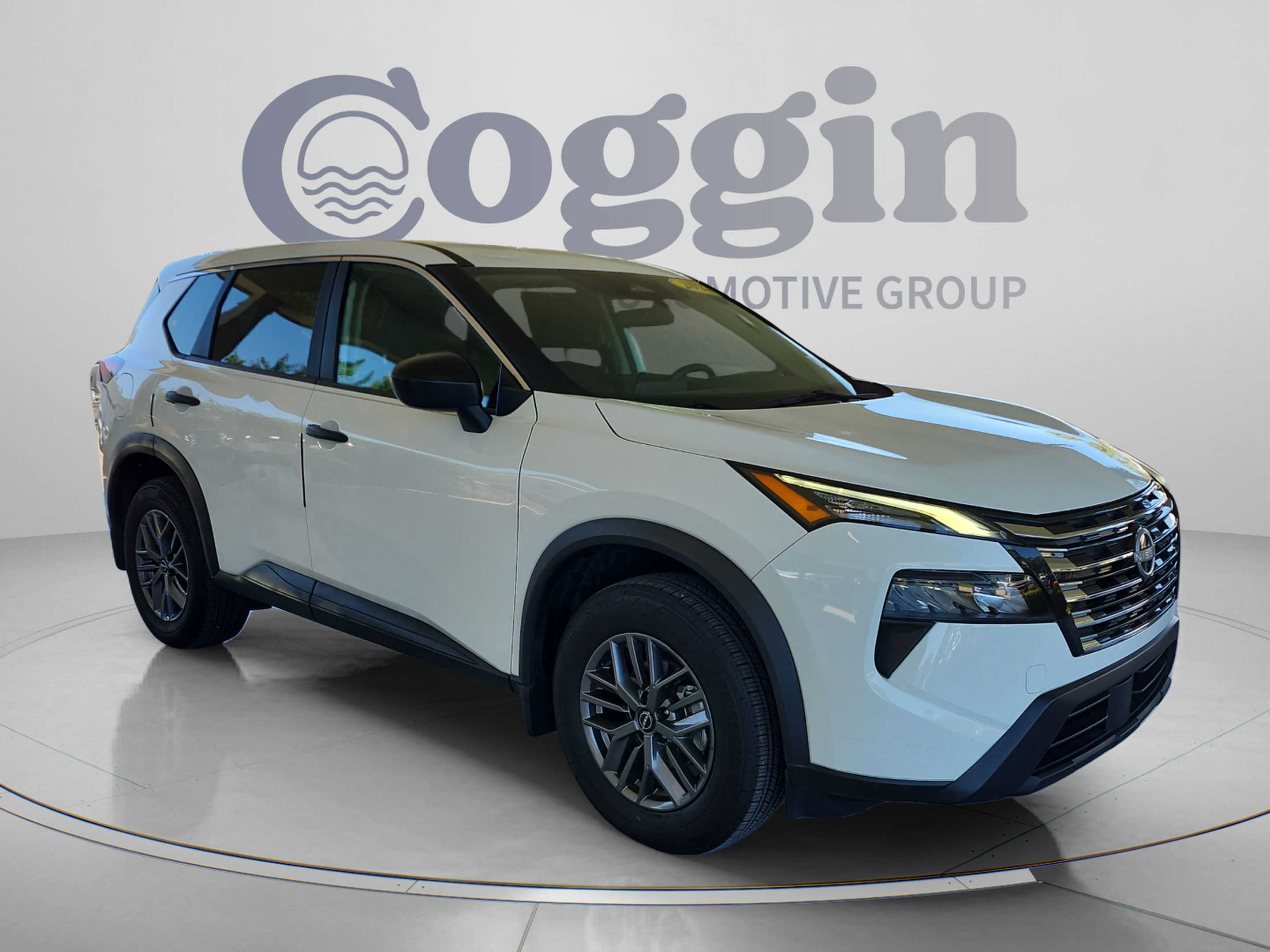 Used 2024 Nissan Rogue S FWD image 7