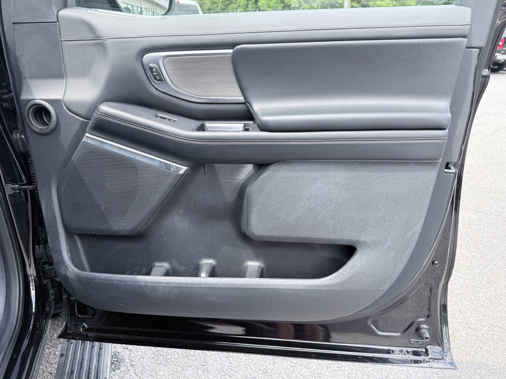 Used 2025 Ford Expedition Platinum AWD/4WD image 34