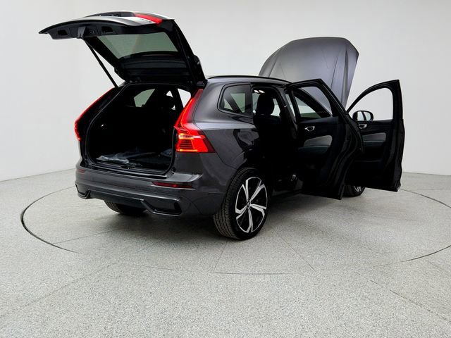 Used 2022 Volvo XC60 B6 R-Design w/ Advanced Package image 11