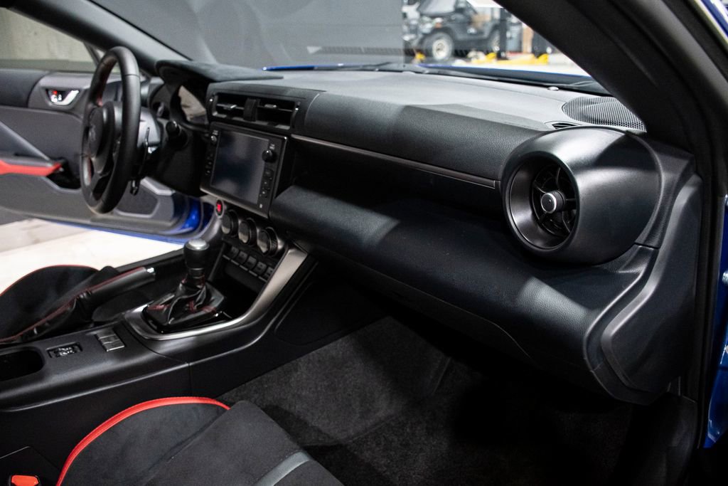 Used 2025 Subaru BRZ Limited image 9