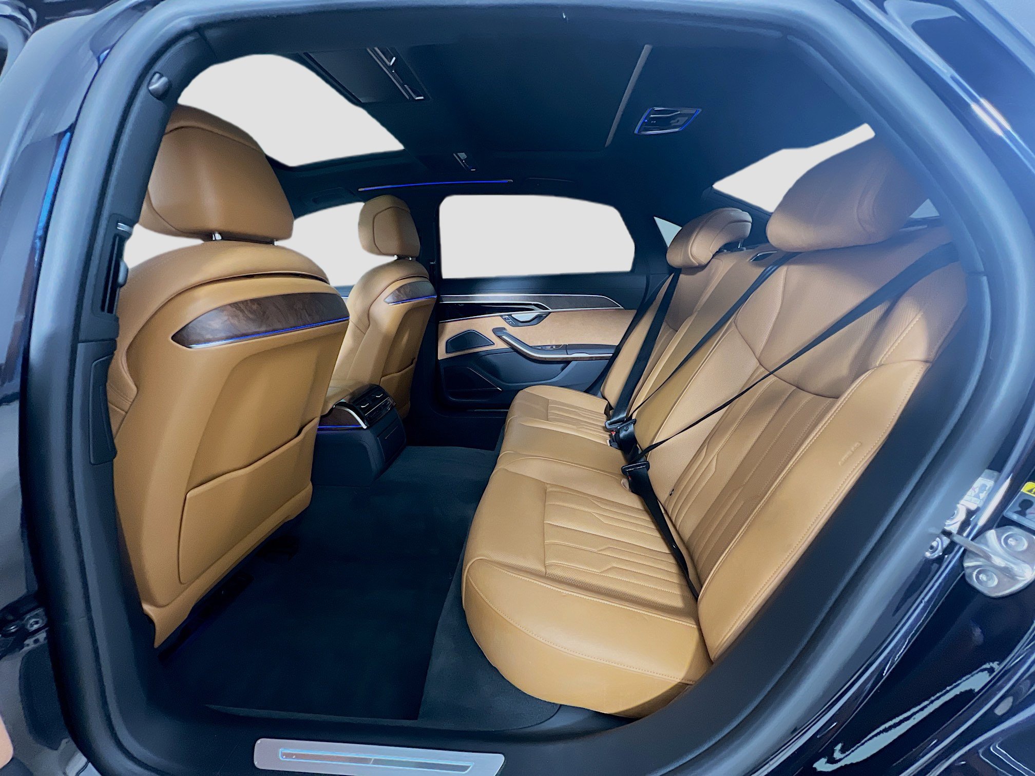 Used 2025 Audi A8 L 3.0T w/ Executive Package image 26