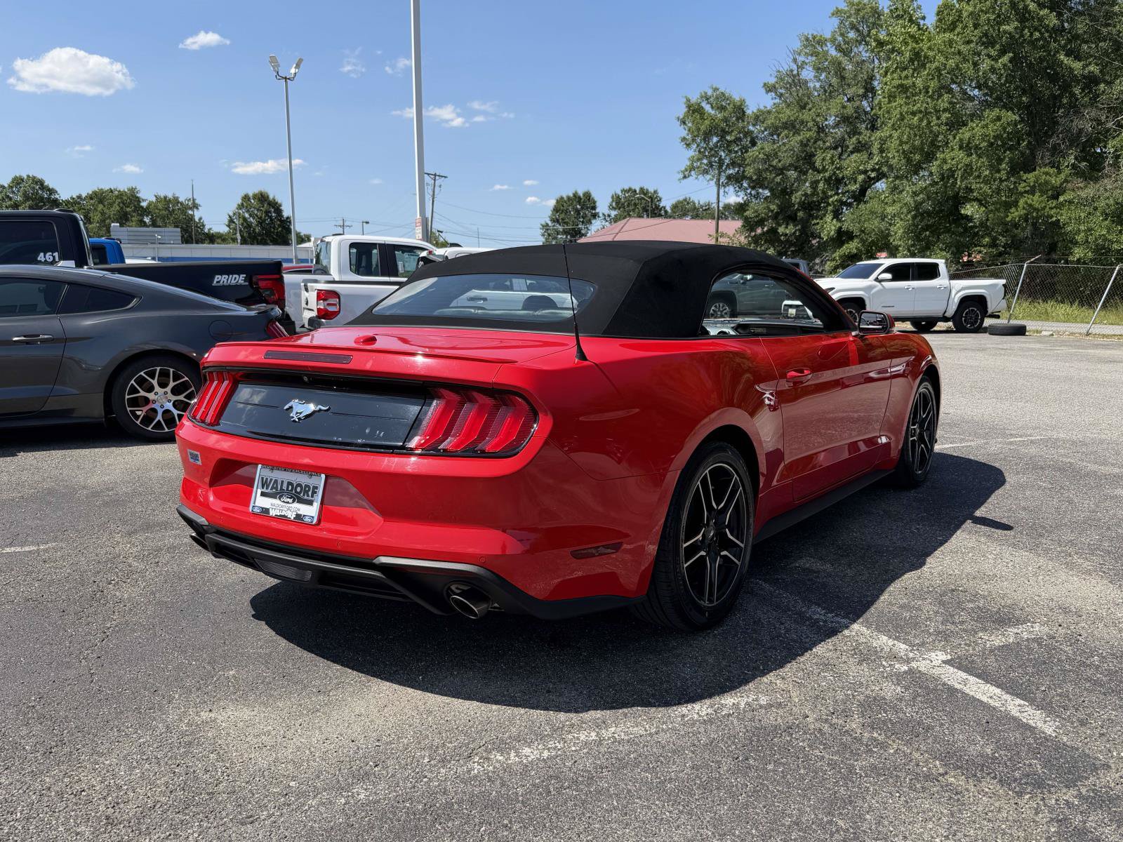 Used 2020 Ford Mustang Premium RWD image 2
