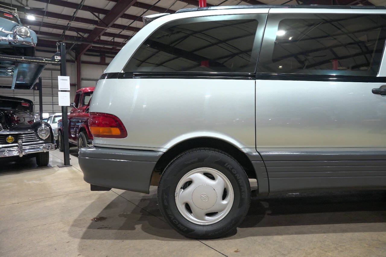 Used 1992 Toyota Previa LE RWD image 9