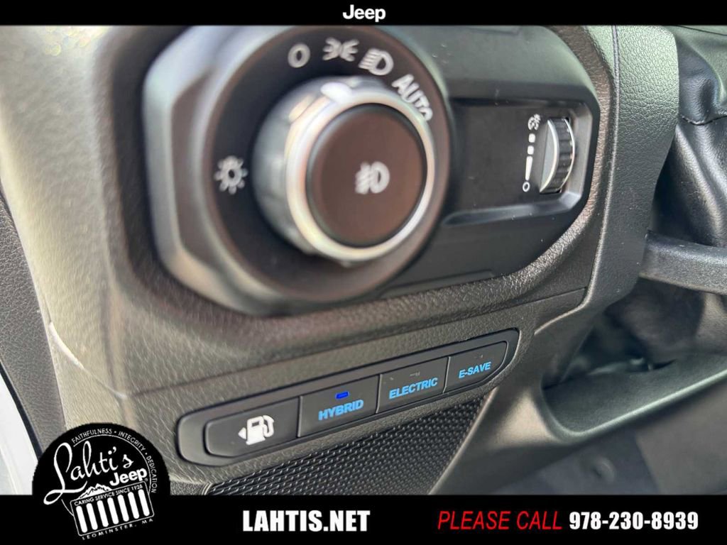 Used 2024 Jeep Wrangler Unlimited w/ Convenience Group image 25
