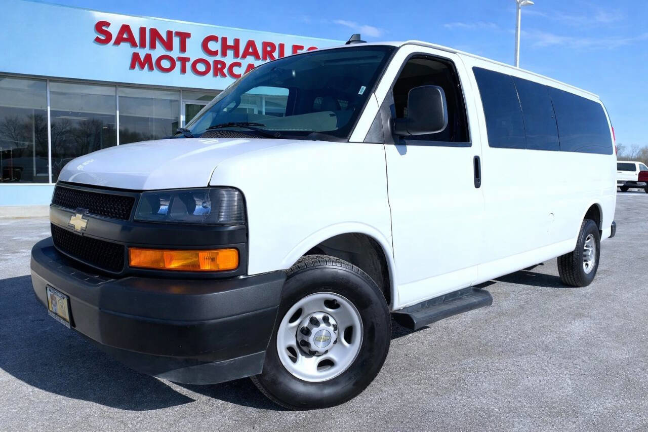 Used 2023 Chevrolet Express 3500 LS RWD image 1