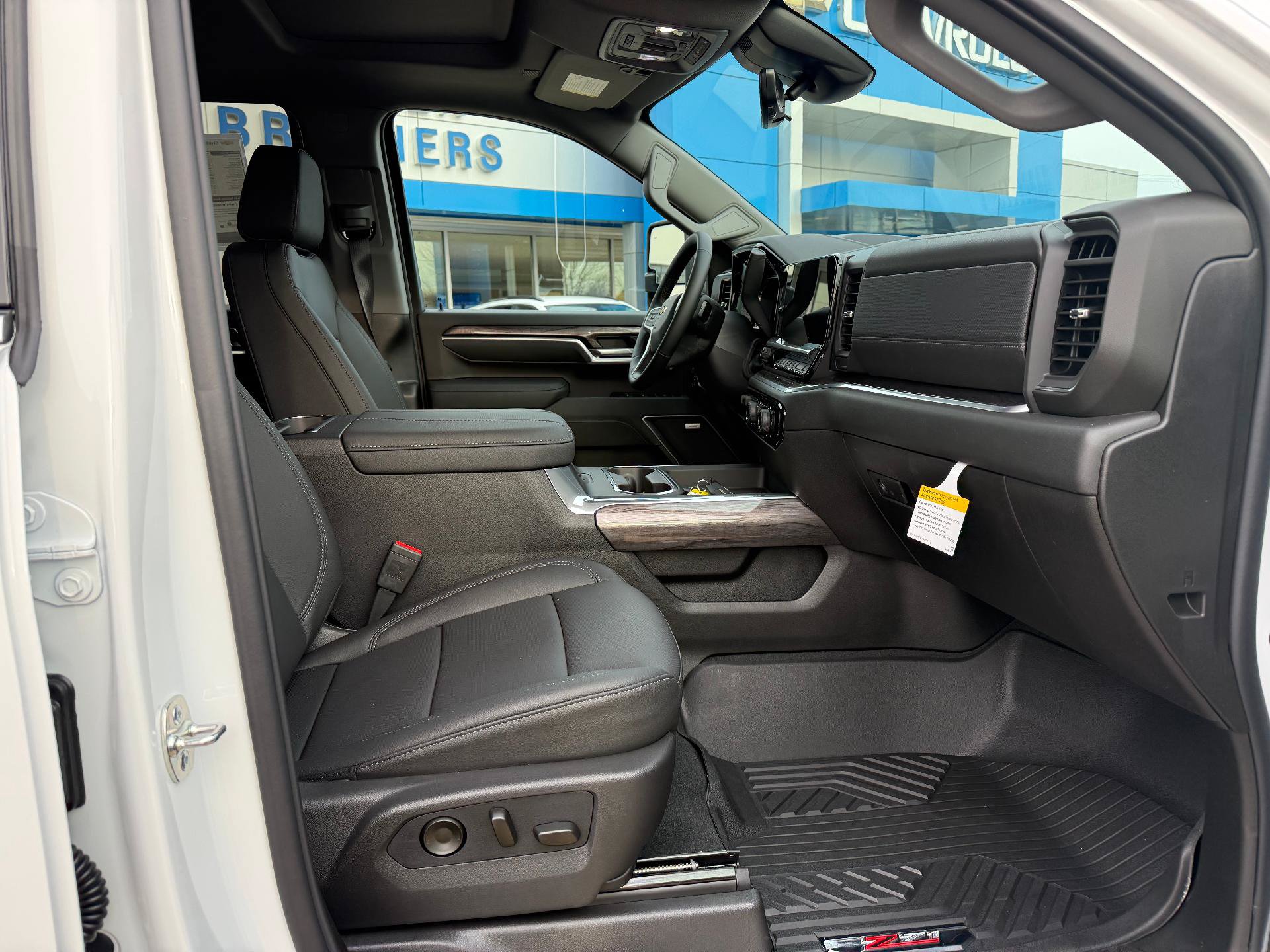 New 2026 Chevrolet Silverado 2500 LTZ w/ LTZ Premium Package AWD/4WD image 9