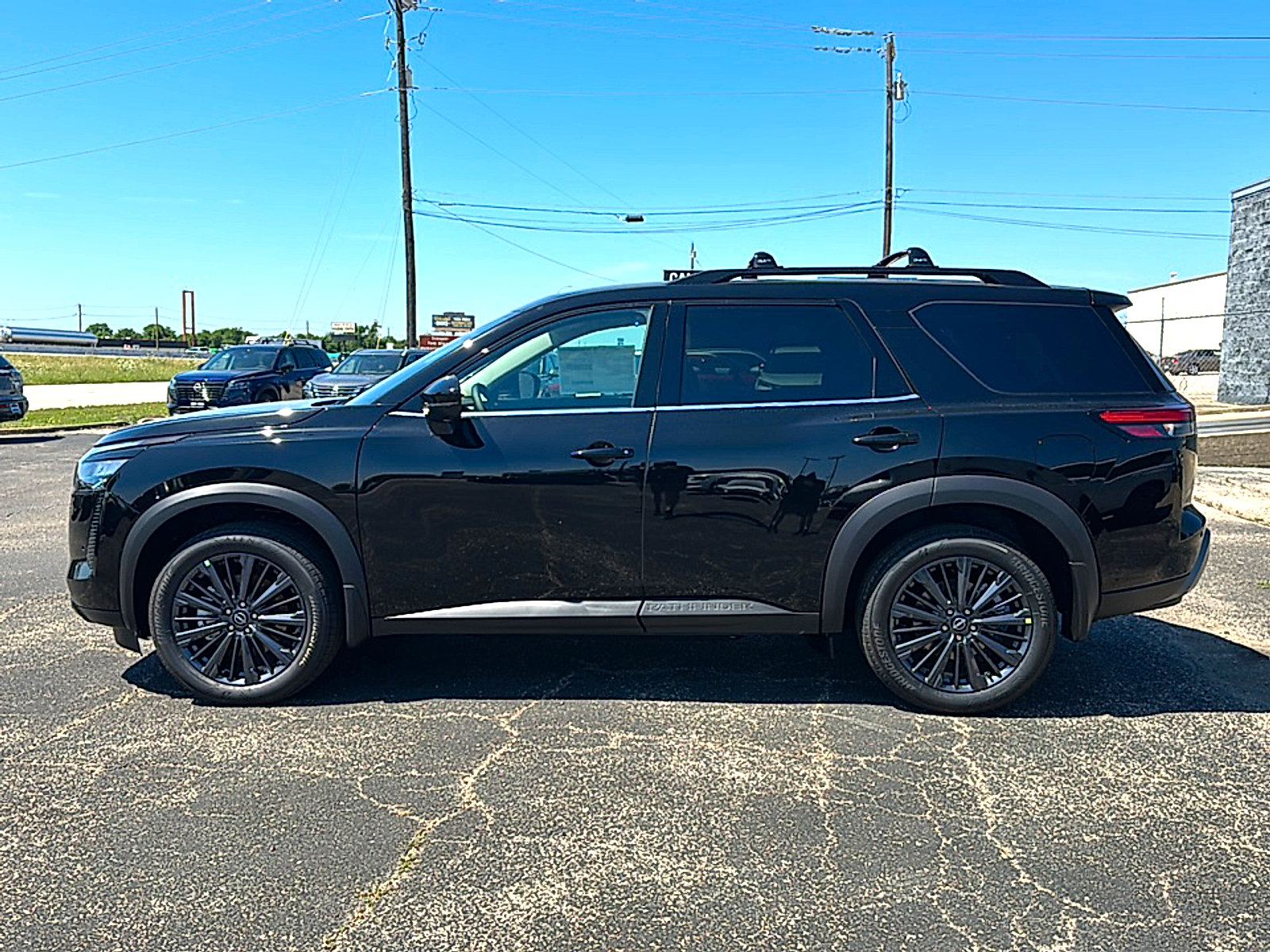 New 2026 Nissan Pathfinder SL w/ SL Premium Package FWD image 5