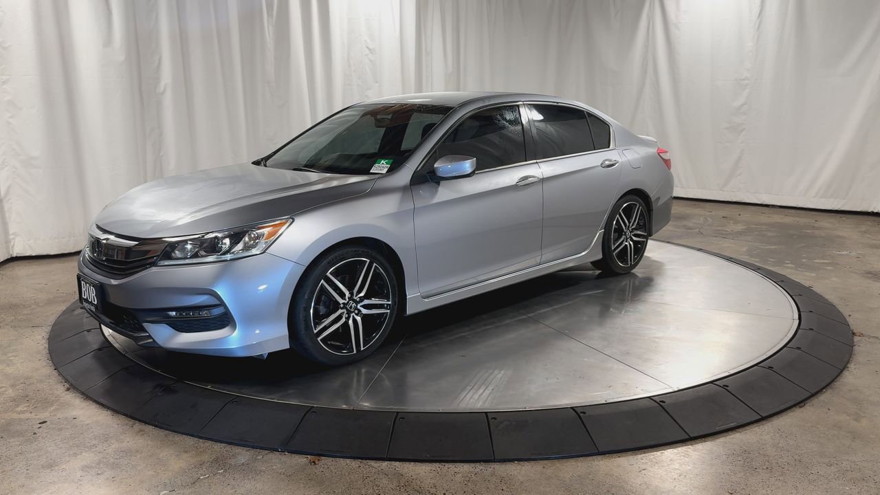 Used 2017 Honda Accord Sport image 6