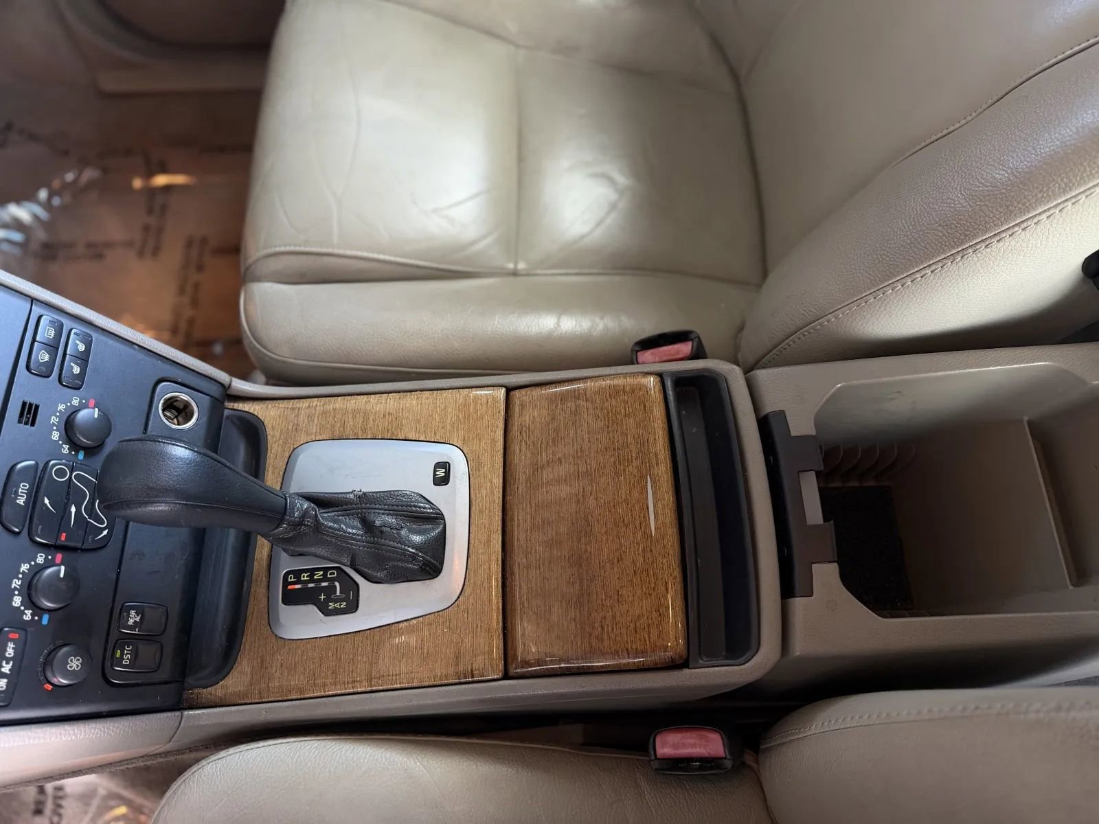 Used 2005 Volvo XC90 T6 image 31