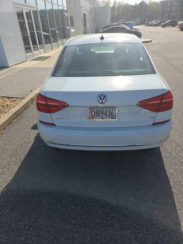 Used 2016 Volkswagen Passat 1.8T SE FWD image 3
