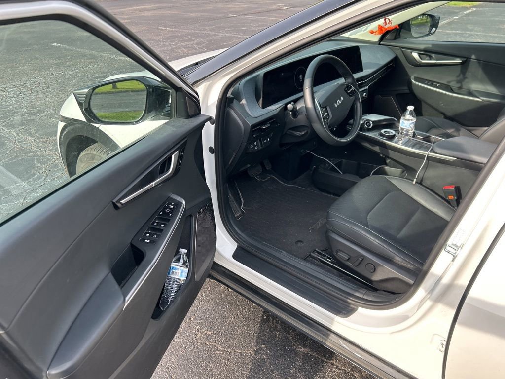 Certified 2022 Kia EV6 Wind w/ Wind Technology Package AWD/4WD image 16