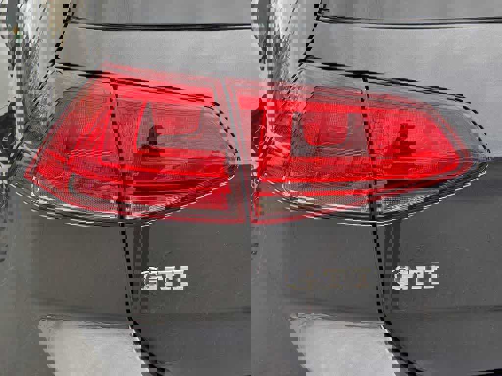 Used 2017 Volkswagen GTI S image 7