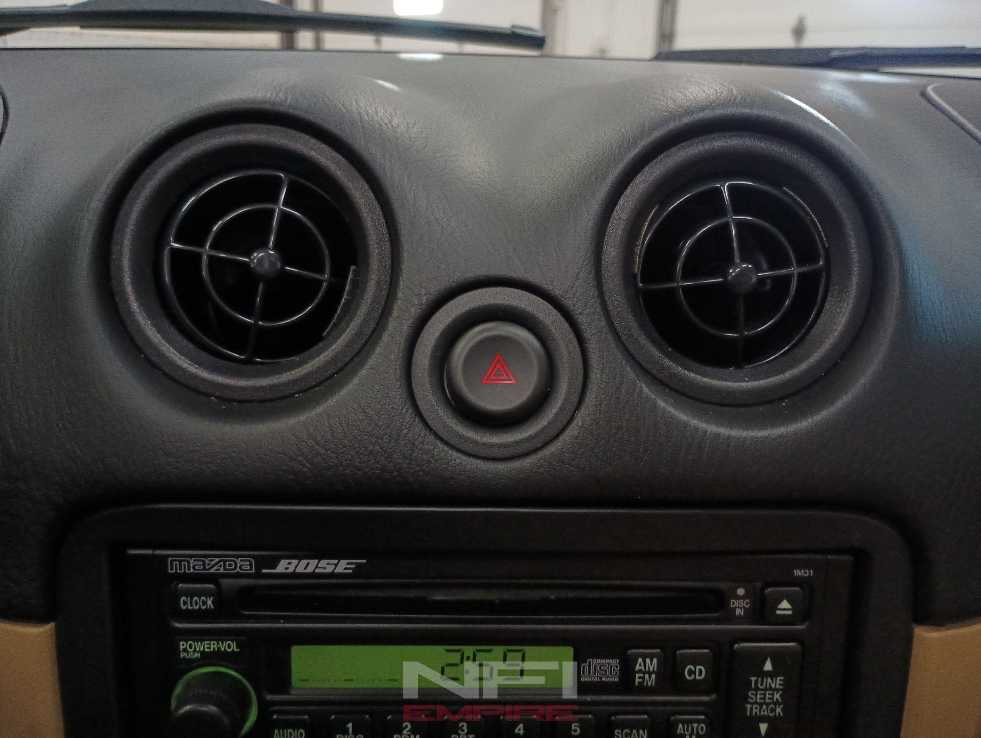Used 1999 MAZDA MX-5 Miata RWD image 39